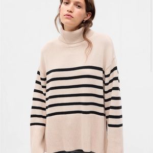 GAP 24/7 Split-Hem Turtleneck Sweater size petite small